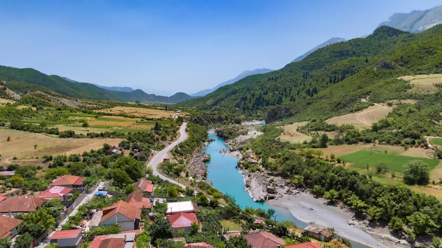 Bujtina Lumo & Pool Villa Përmet Exteriör bild