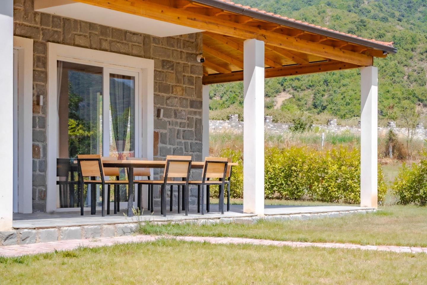 Bujtina Lumo & Pool Villa Përmet Exteriör bild