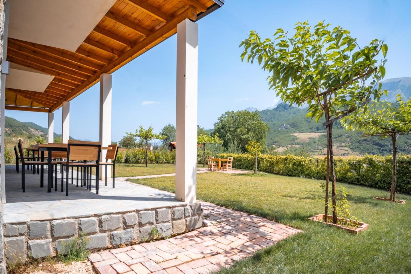 Bujtina Lumo & Pool Villa Përmet Exteriör bild