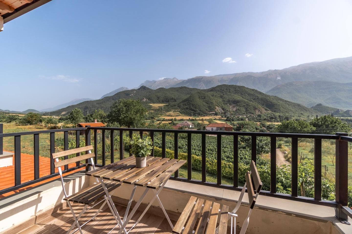 Bujtina Lumo & Pool Villa Përmet Exteriör bild